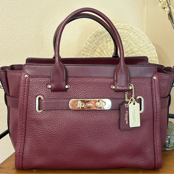 COACH Swagger 27 Smooth & Pebble Leather Crossbody Bag in Burgundy - Picture 14 of 15